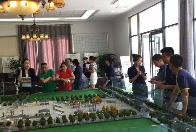 福利來啦！階州廣場很！熱！鬧！