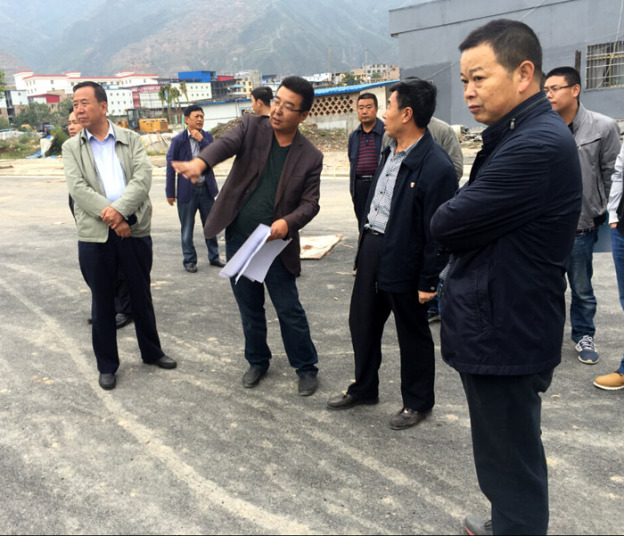 住房和城鄉(xiāng)建設(shè)局領(lǐng)導檢查指導階州廣場項目建設(shè)