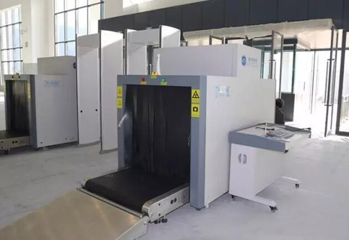 全國(guó)、省市政協(xié)委員體驗(yàn)蘭渝鐵路、視察階州廣場(chǎng)