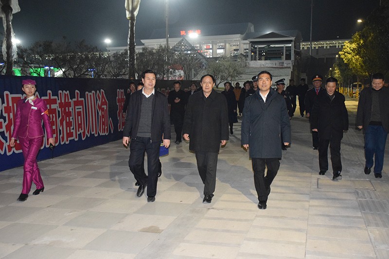 省委副書記歐陽堅(jiān)一行視察隴南站階州廣場