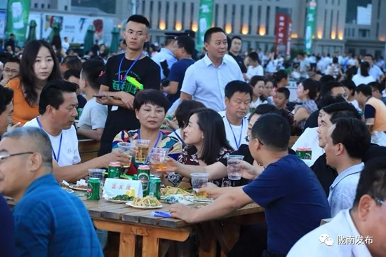 好嗨喲！隴南第一屆青島啤酒節(jié)開幕啦，為期8天