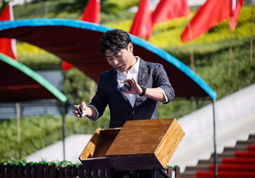 2019武都花椒產(chǎn)銷(xiāo)對(duì)接（電商）洽談會(huì)在階州廣場(chǎng)隆重開(kāi)幕~