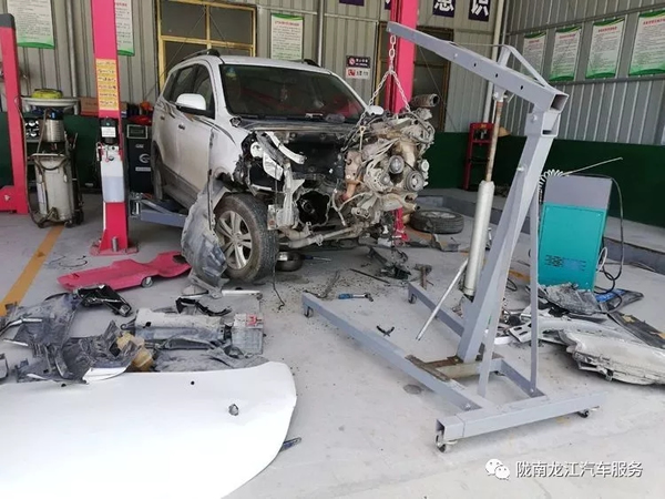 金錘鈑金，銀槍噴漆！龍江汽修值得信賴！