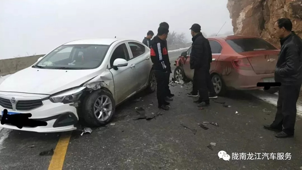 金錘鈑金，銀槍噴漆！龍江汽修值得信賴！