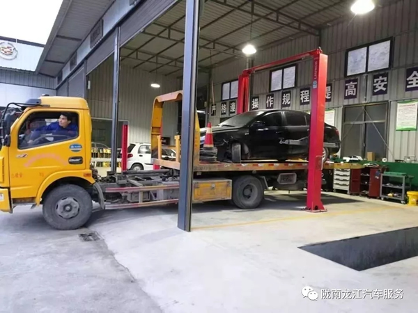 金錘鈑金，銀槍噴漆！龍江汽修值得信賴！